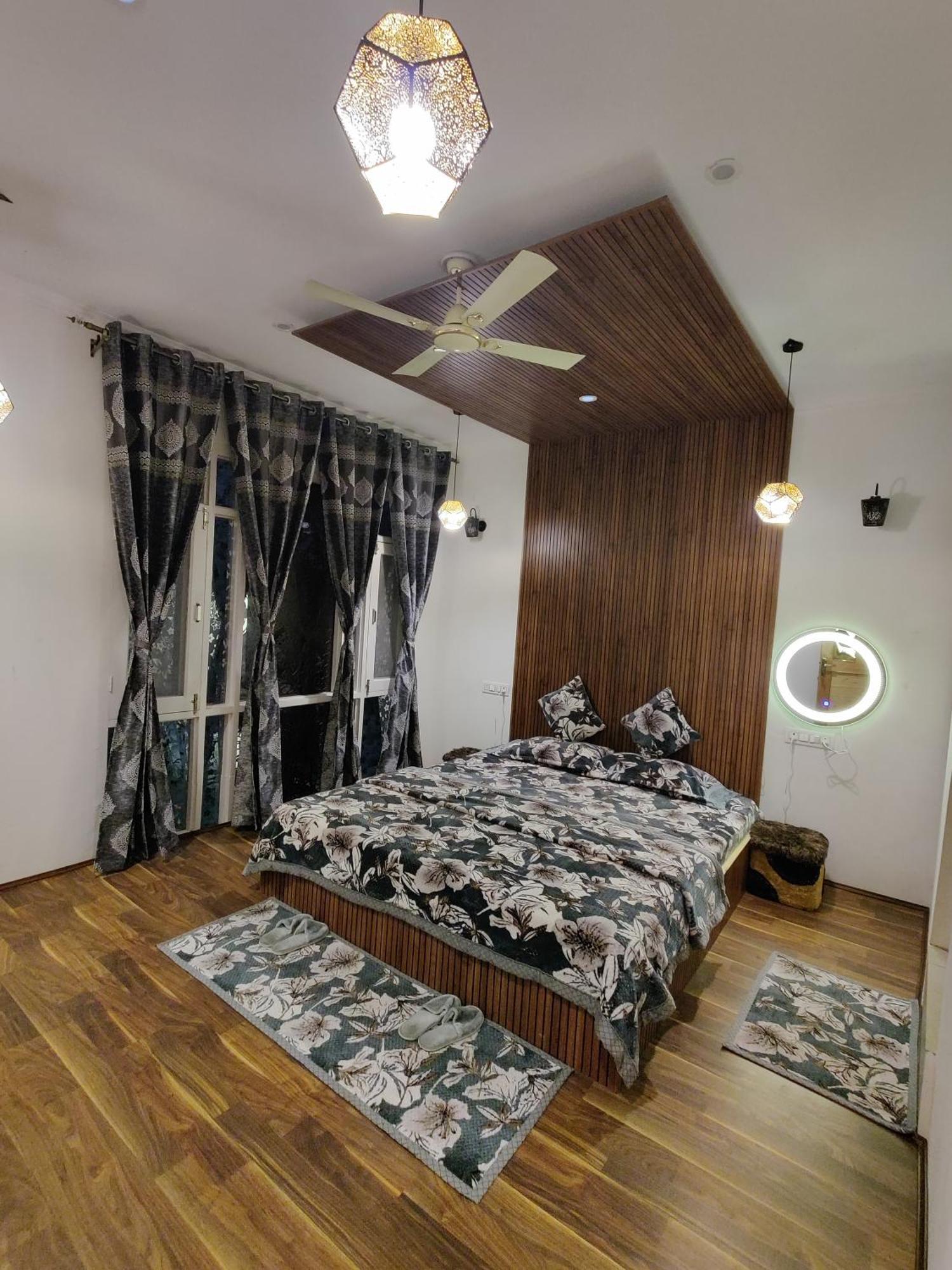 Serenity Inn Home Stay ศรีนาการ์ ภายนอก รูปภาพ