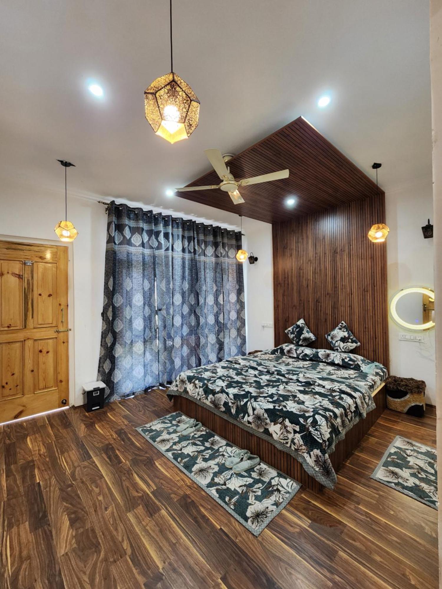 Serenity Inn Home Stay ศรีนาการ์ ภายนอก รูปภาพ