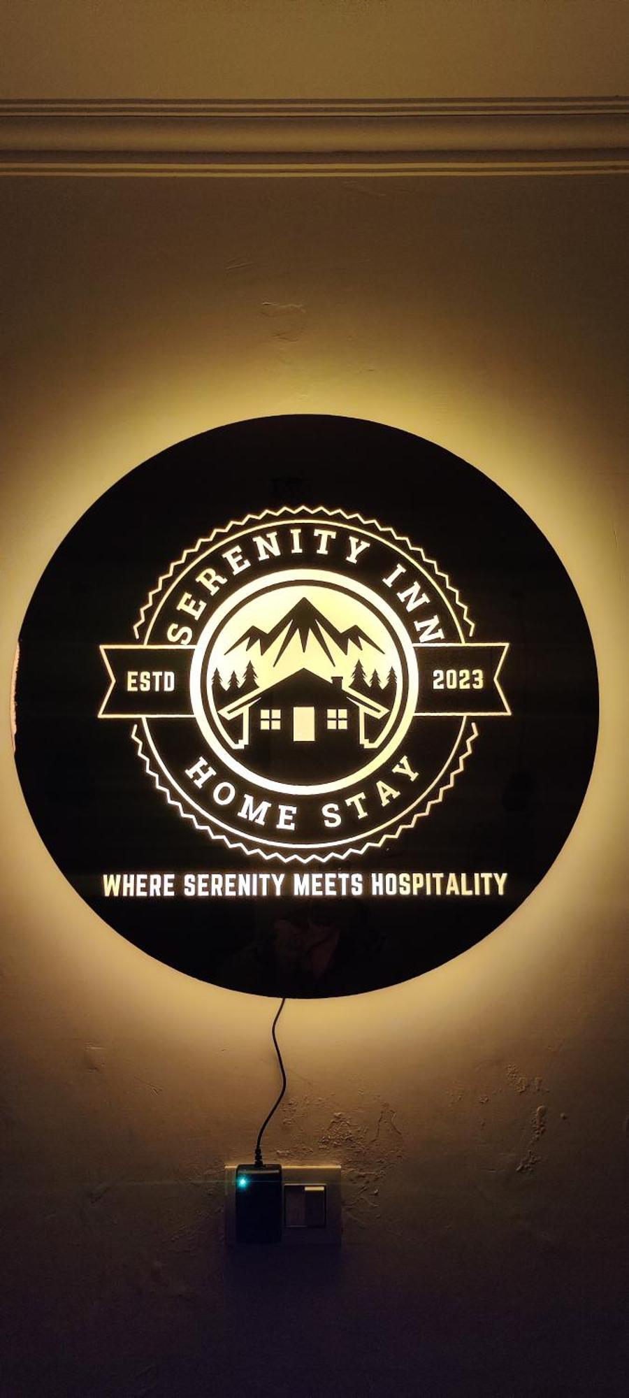 Serenity Inn Home Stay ศรีนาการ์ ภายนอก รูปภาพ