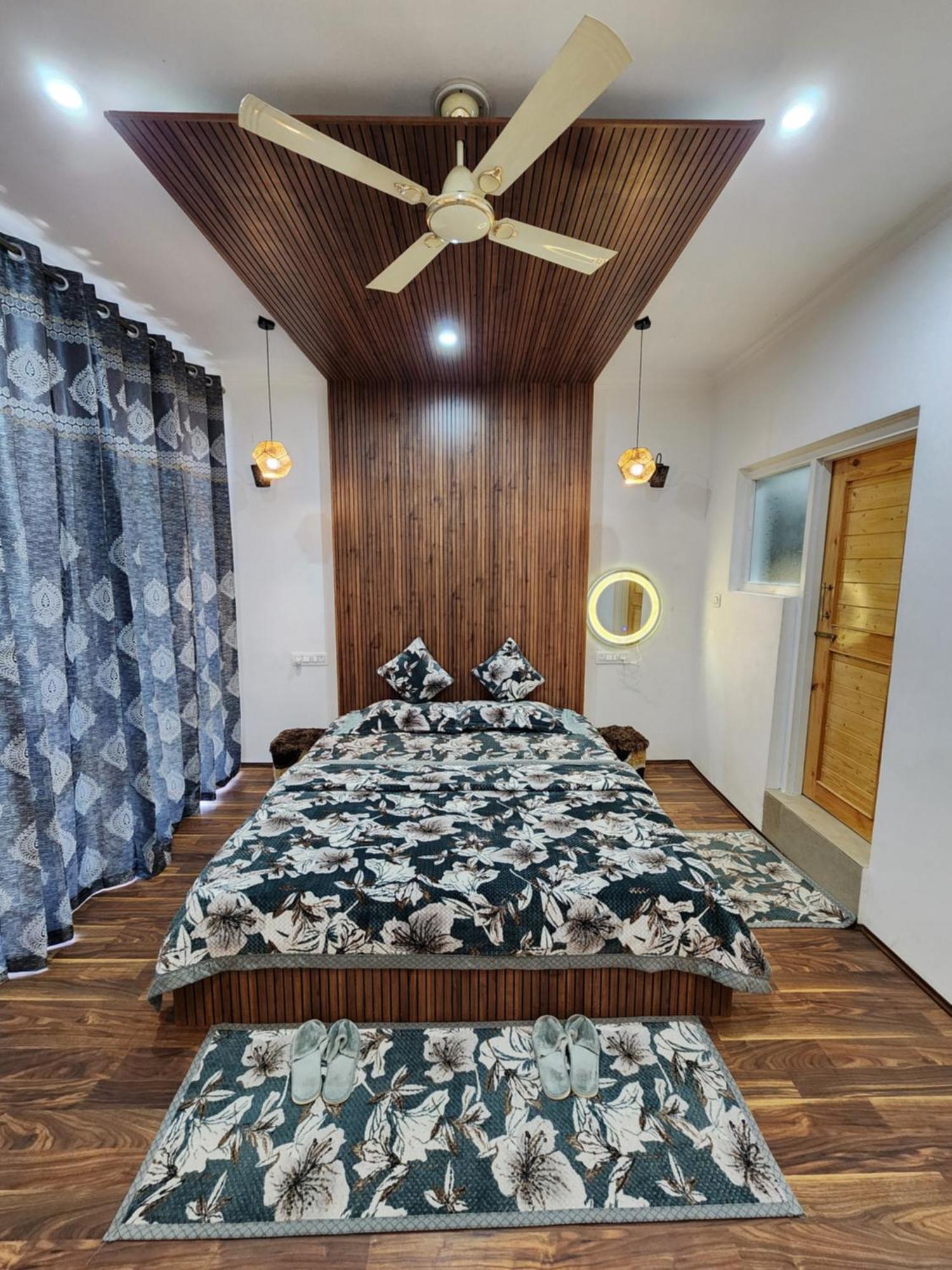 Serenity Inn Home Stay ศรีนาการ์ ภายนอก รูปภาพ